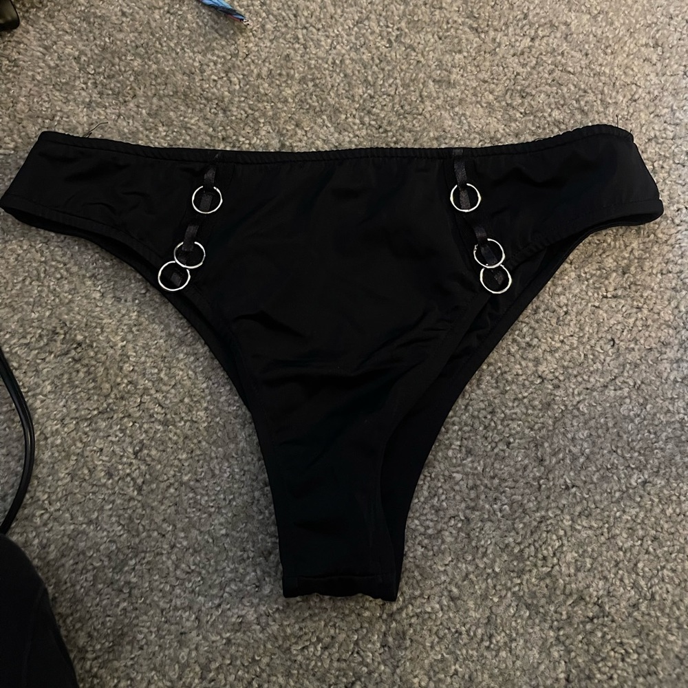 never worn before size extra large from iHeart raves
